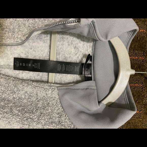 Used lululemon 1/2 Zip Sherpa, size large - Picture 4 of 4